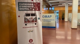El rollup de la Caravana Innovació Digital s'estrena a la parada de l'Ajuntament de Sant Boi de Llobregat