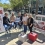 Anna Ma Carné lliura el reconeixement a l'equip de l'Ajuntament